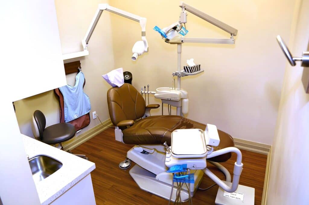 Clinic equipments - Mississauga Dentist - Bristol Dental